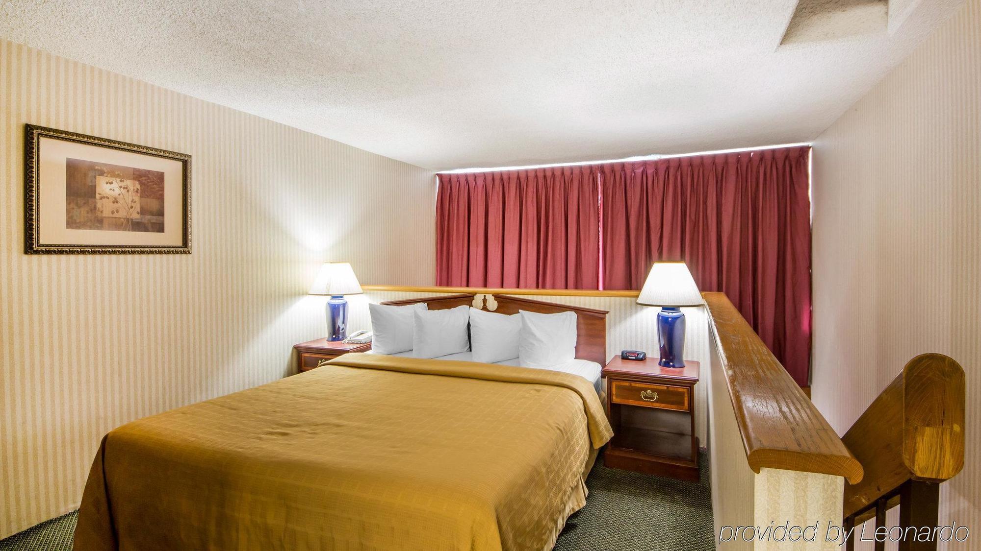 Quality Inn Ponca City Route 77 מראה חיצוני תמונה